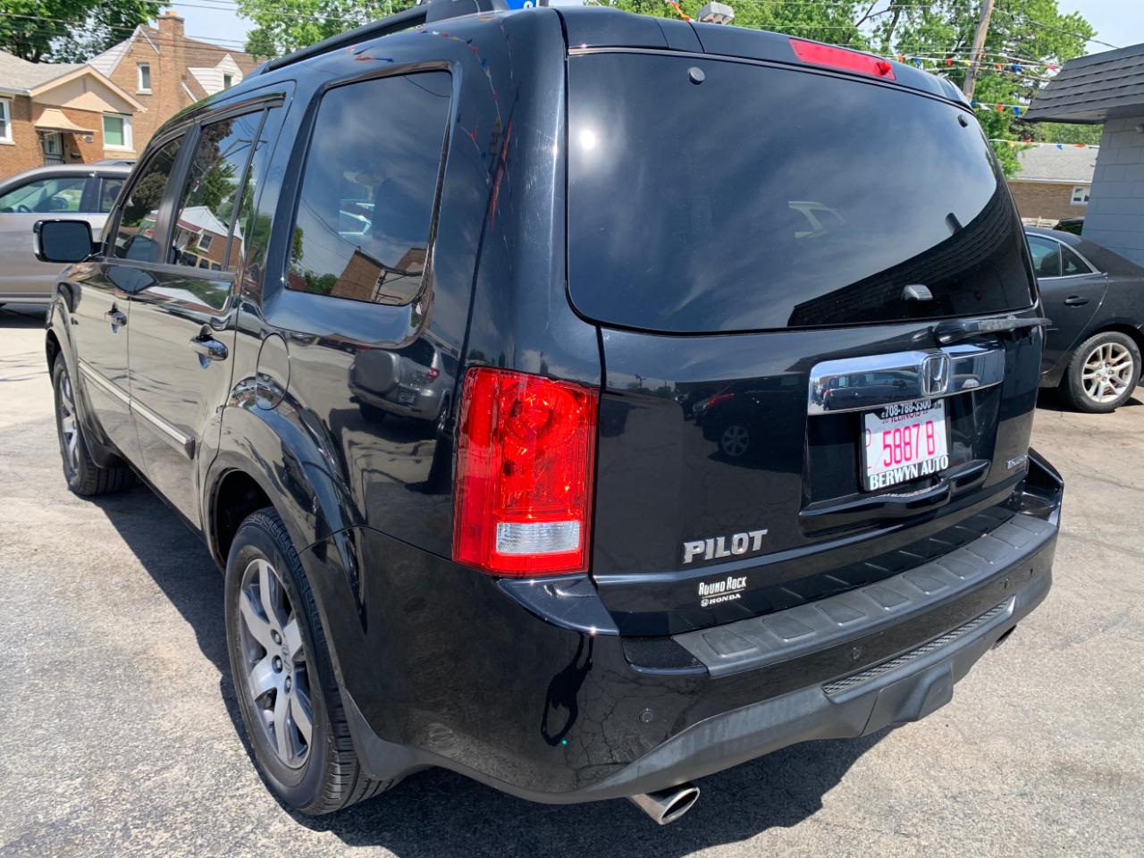Honda Pilot Touring 2WD 5-Spd AT with DVD 2012