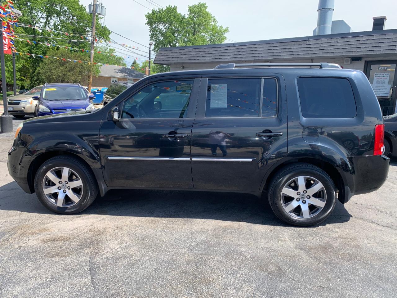 Honda Pilot Touring 2WD 5-Spd AT with DVD 2012