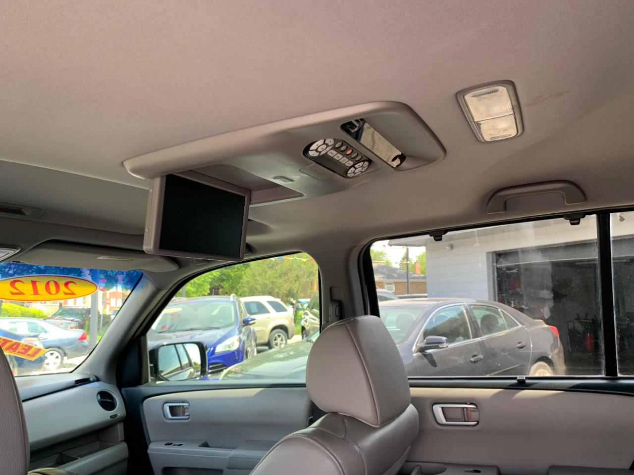 Honda Pilot Touring 2WD 5-Spd AT with DVD 2012