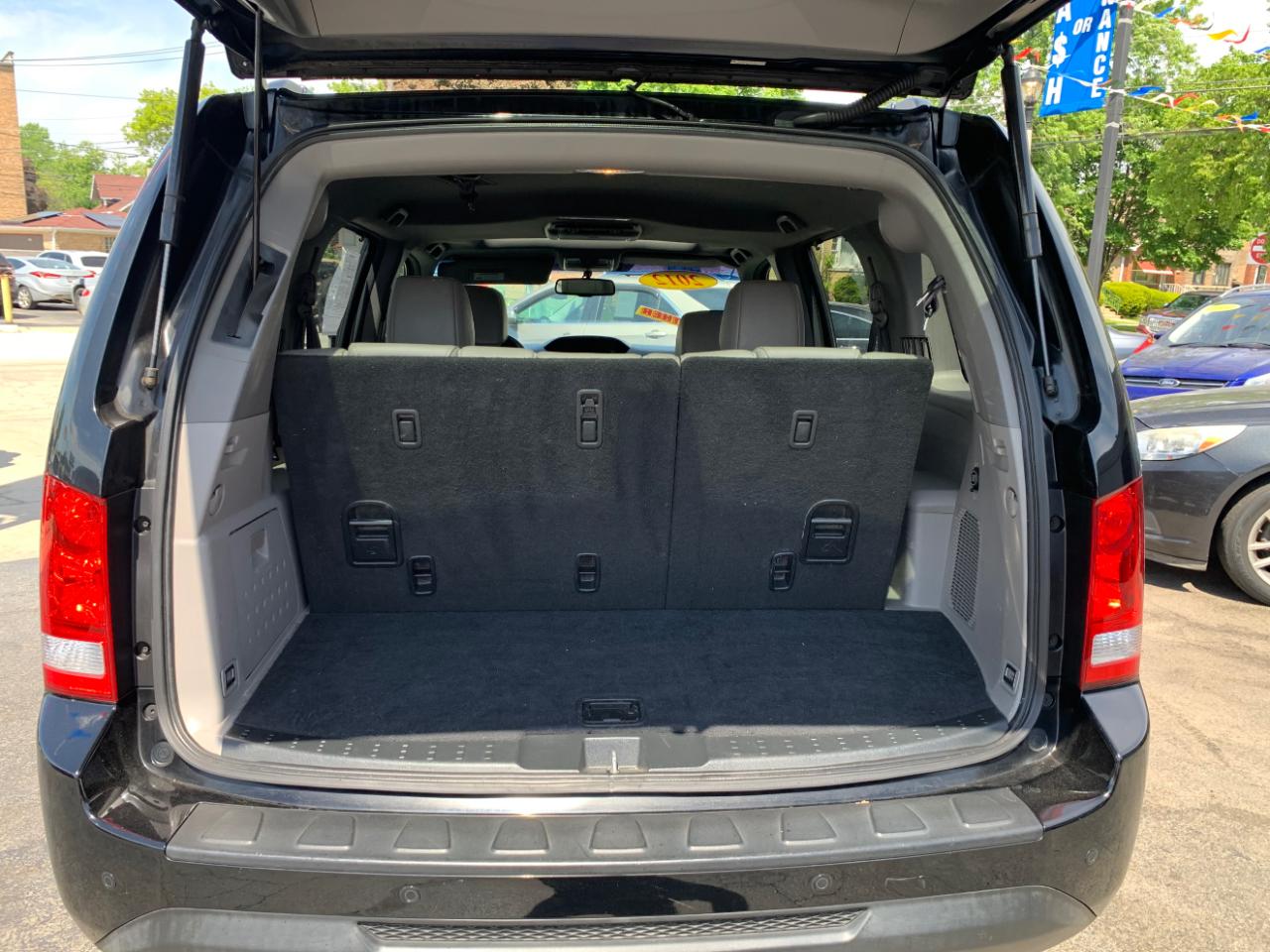 Honda Pilot Touring 2WD 5-Spd AT with DVD 2012