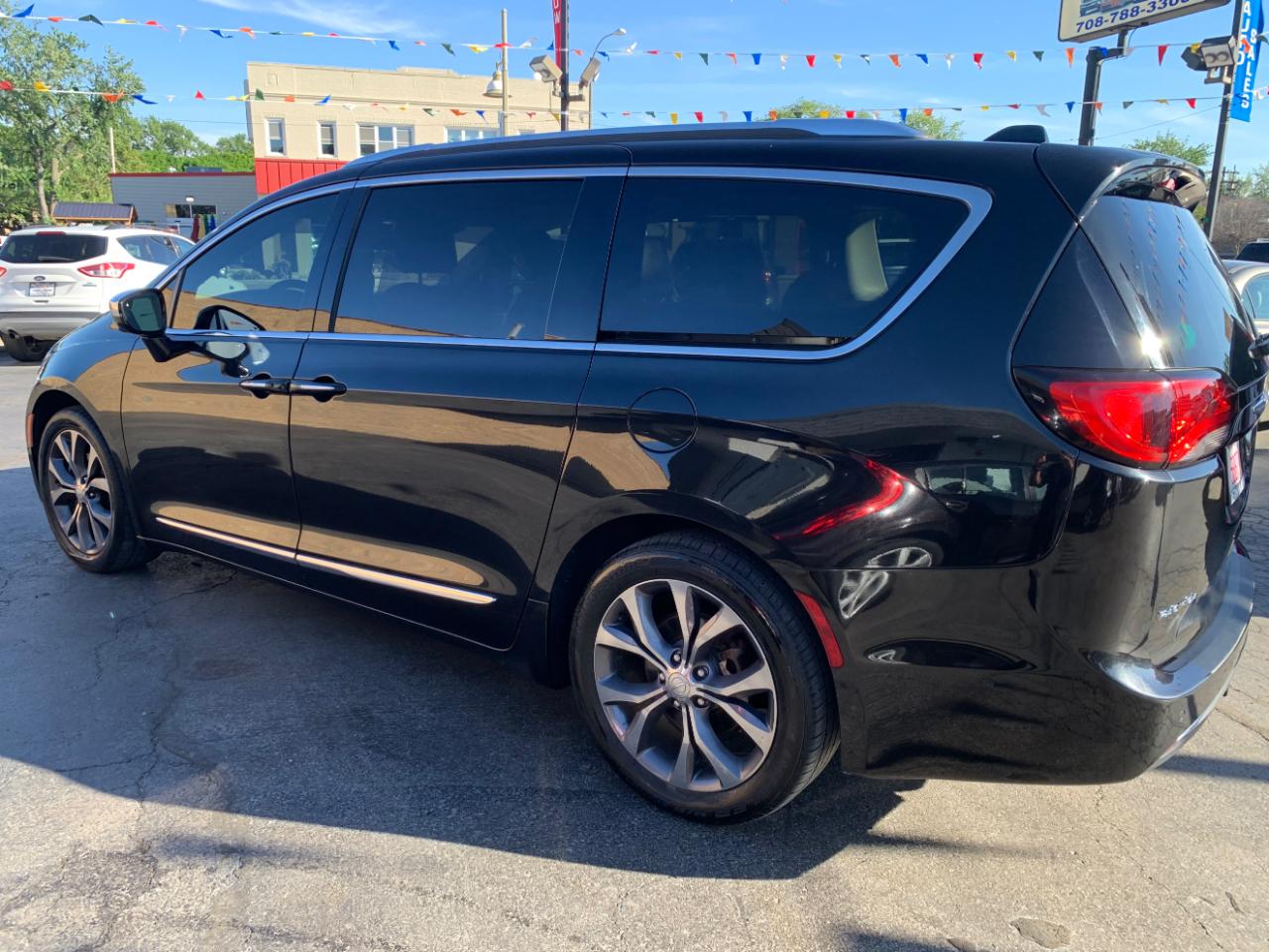 Chrysler Pacifica Limited 2017