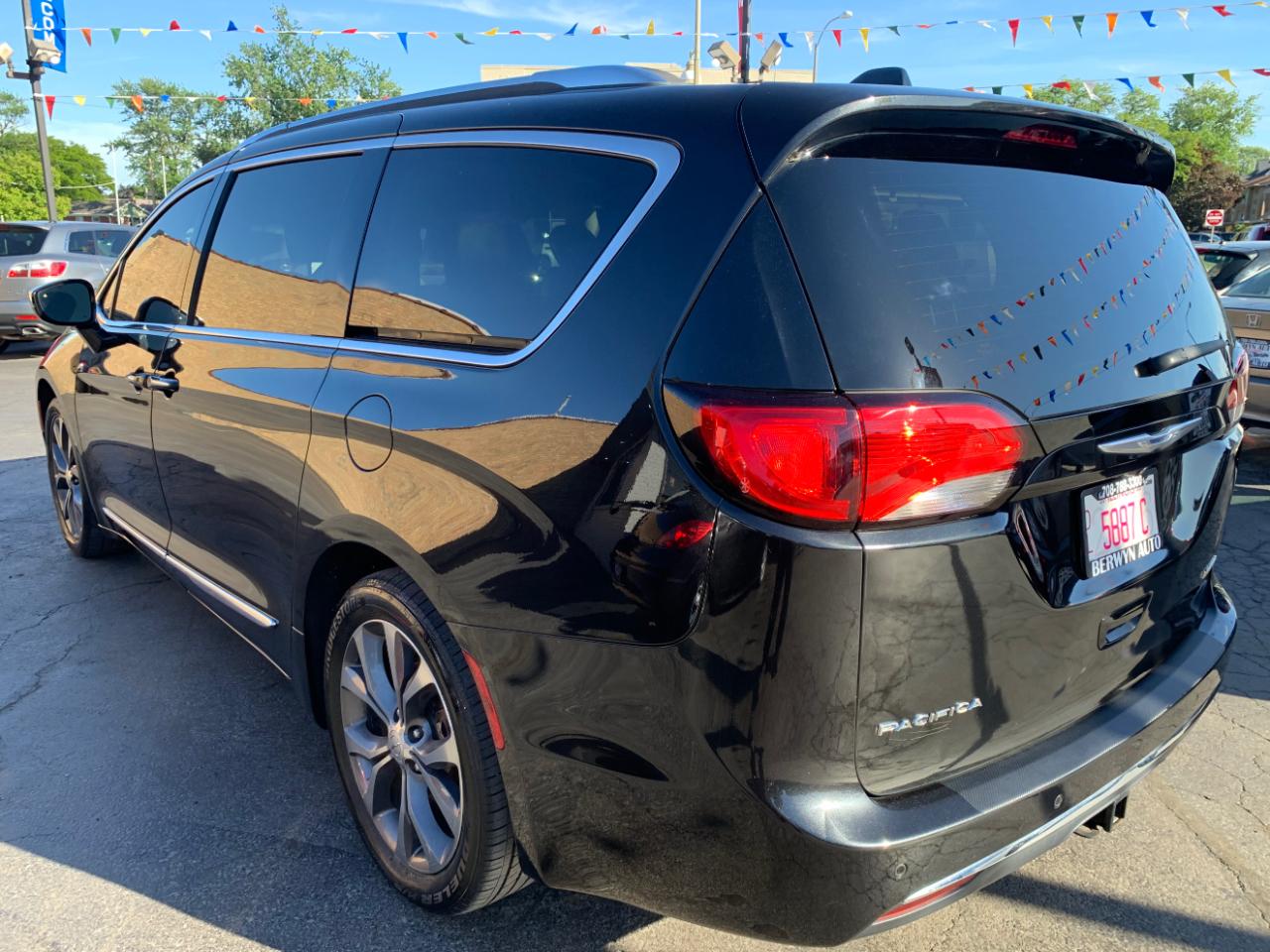 Chrysler Pacifica Limited 2017