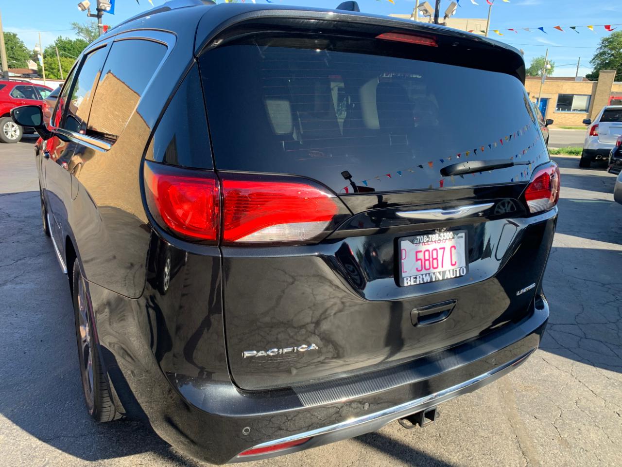 Chrysler Pacifica Limited 2017