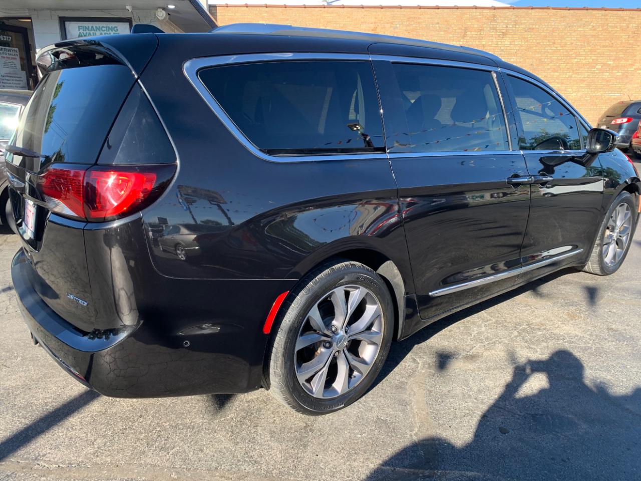 Chrysler Pacifica Limited 2017
