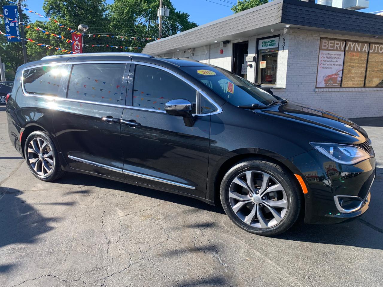 Chrysler Pacifica Limited 2017