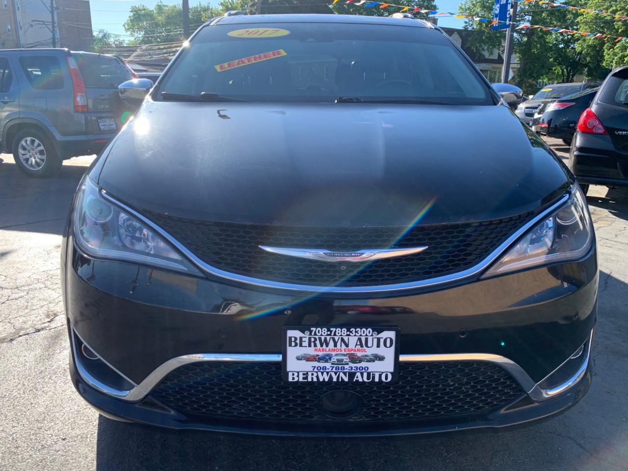 Chrysler Pacifica Limited 2017