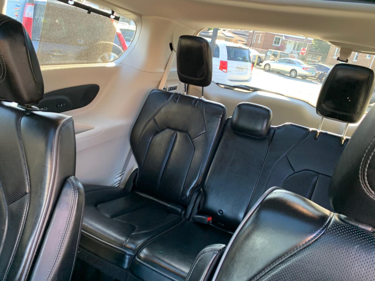 Chrysler Pacifica Limited 2017