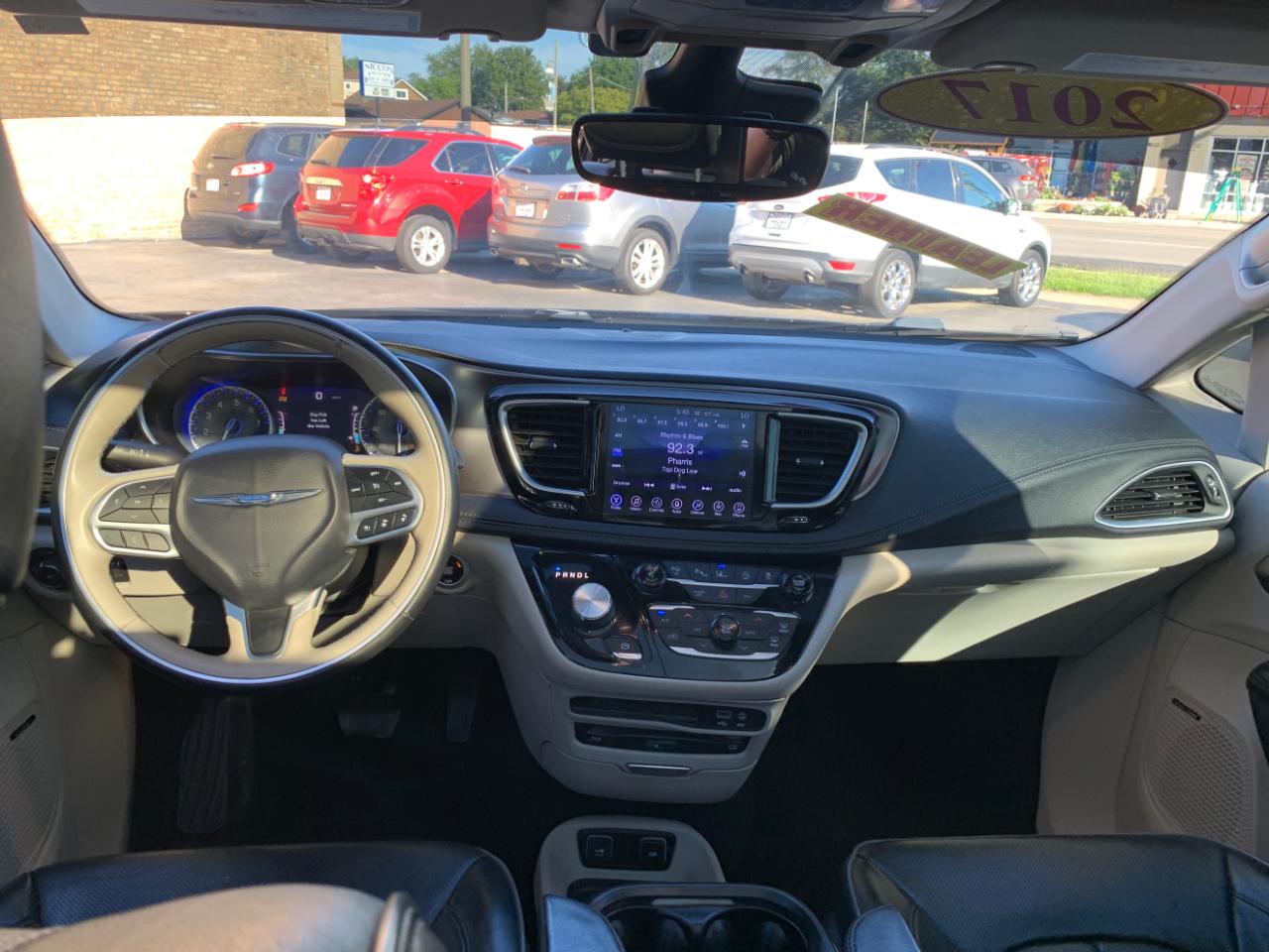 Chrysler Pacifica Limited 2017