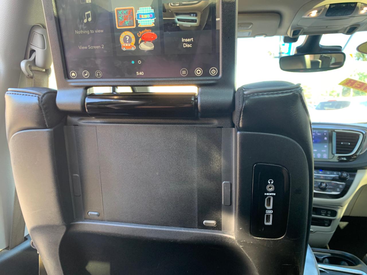 Chrysler Pacifica Limited 2017