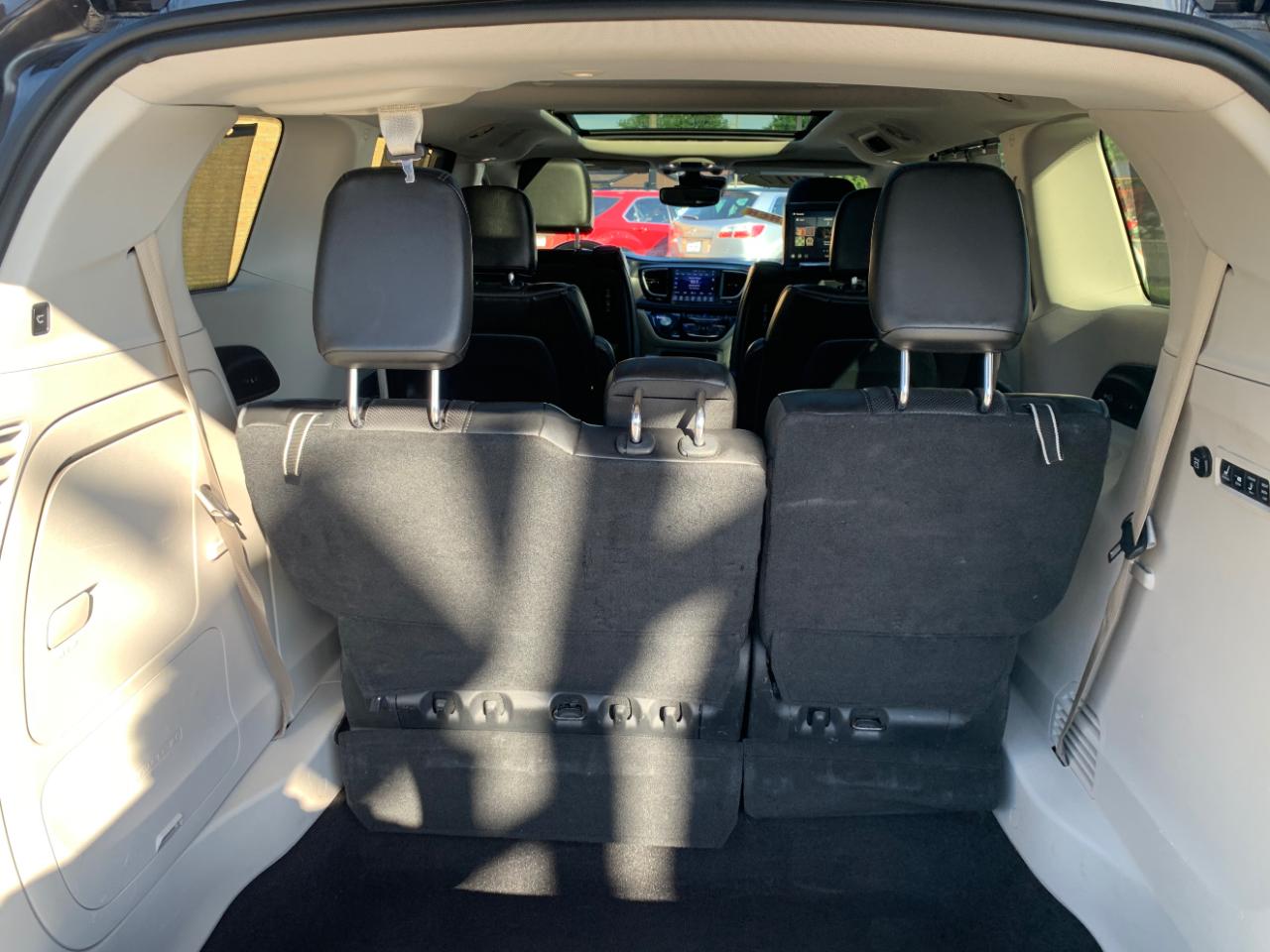 Chrysler Pacifica Limited 2017