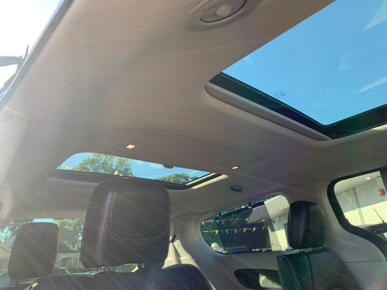 Chrysler Pacifica Limited 2017