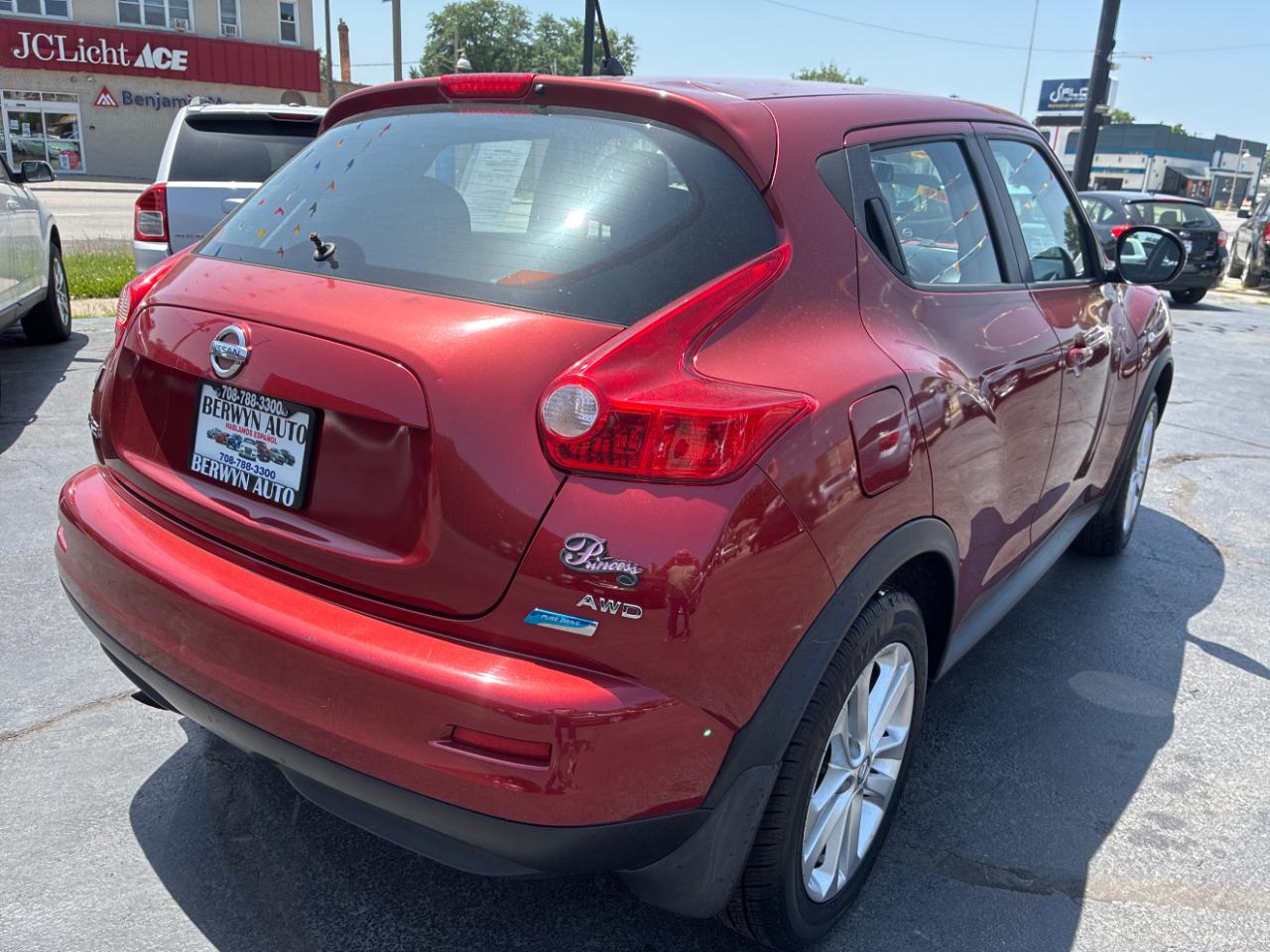 Nissan Juke S AWD 2012