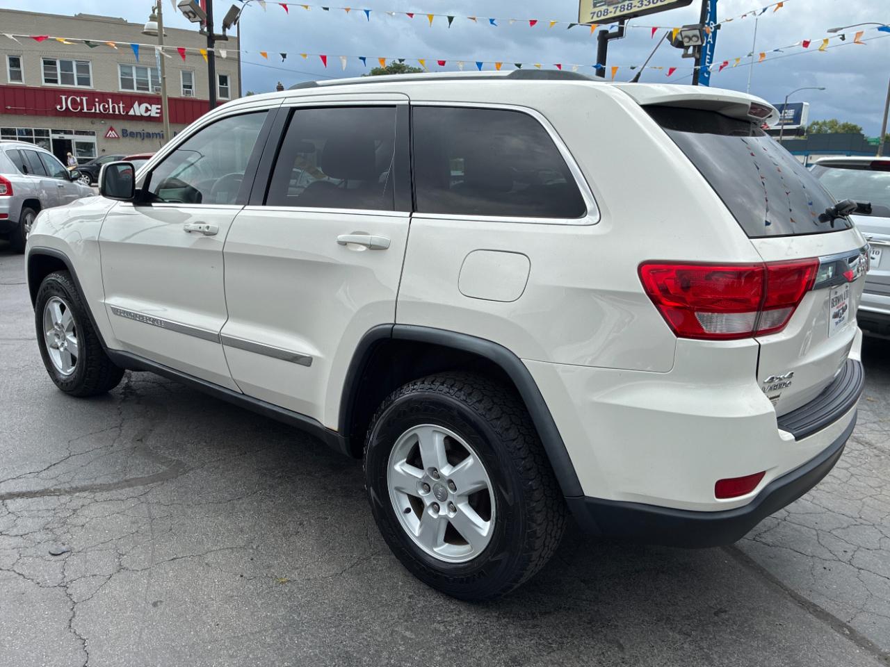 Jeep Grand Cherokee Laredo 4WD 2012