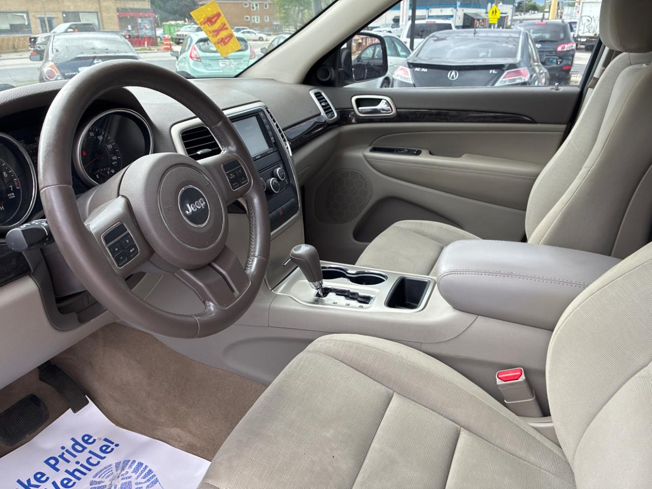 Jeep Grand Cherokee Laredo 4WD 2012