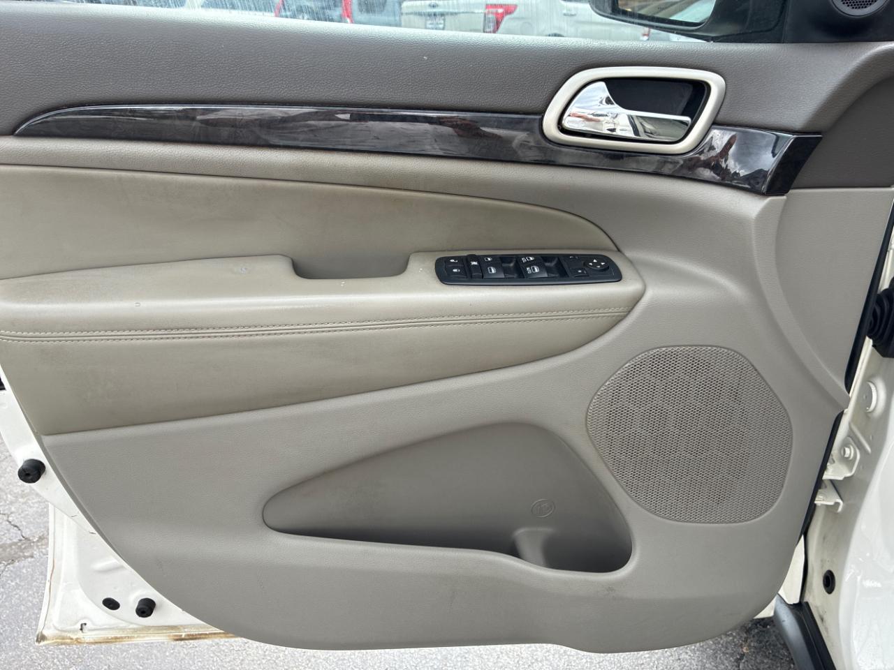 Jeep Grand Cherokee Laredo 4WD 2012