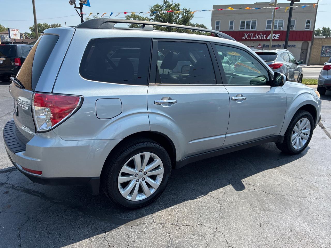 Subaru Forester 2.5X Limited 2012