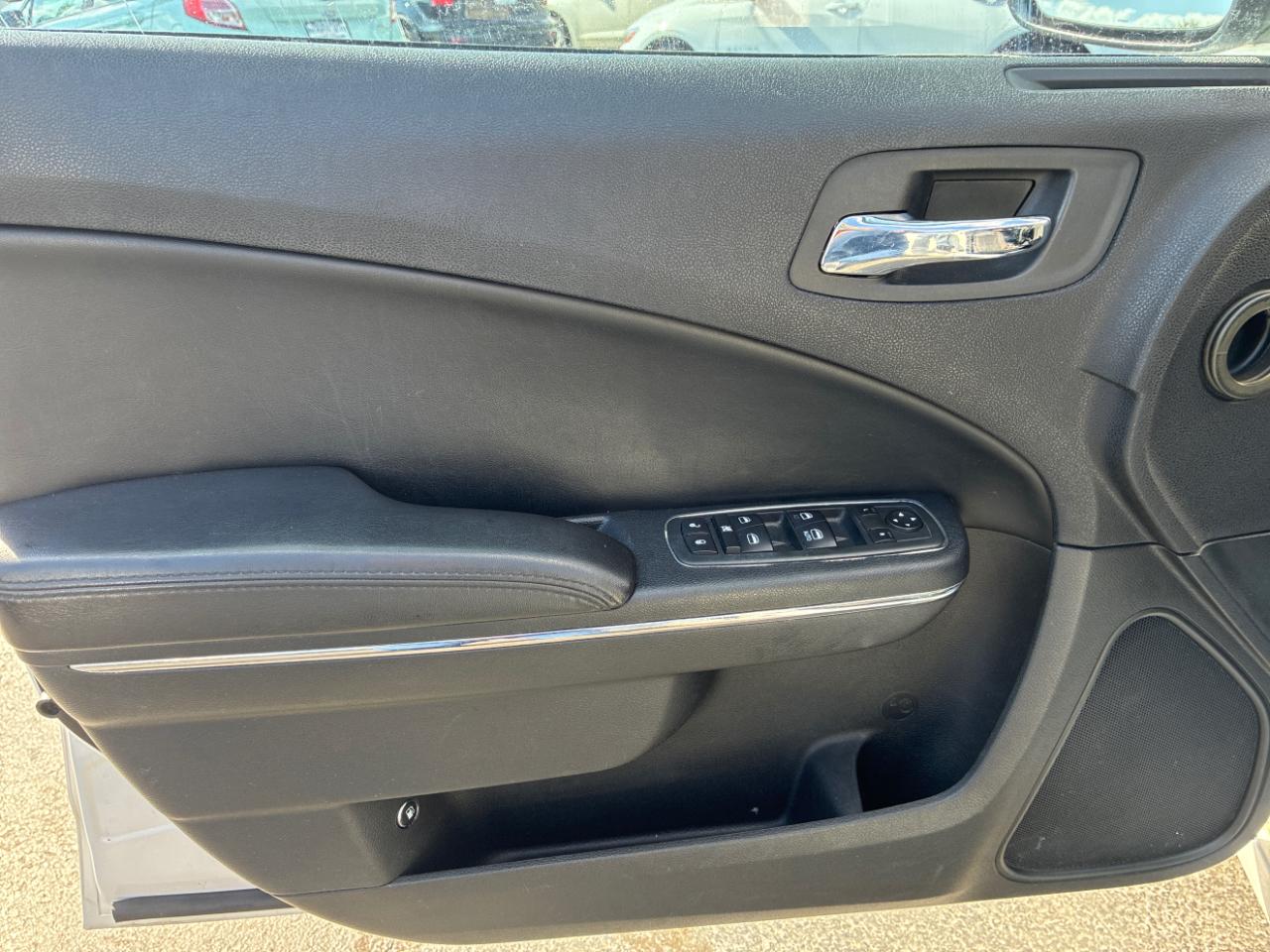 Dodge Charger SE 2014