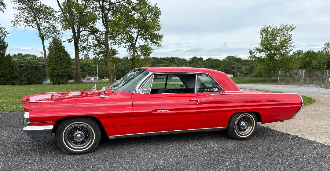 Pontiac Grand Prix 2dr Coupe 1962