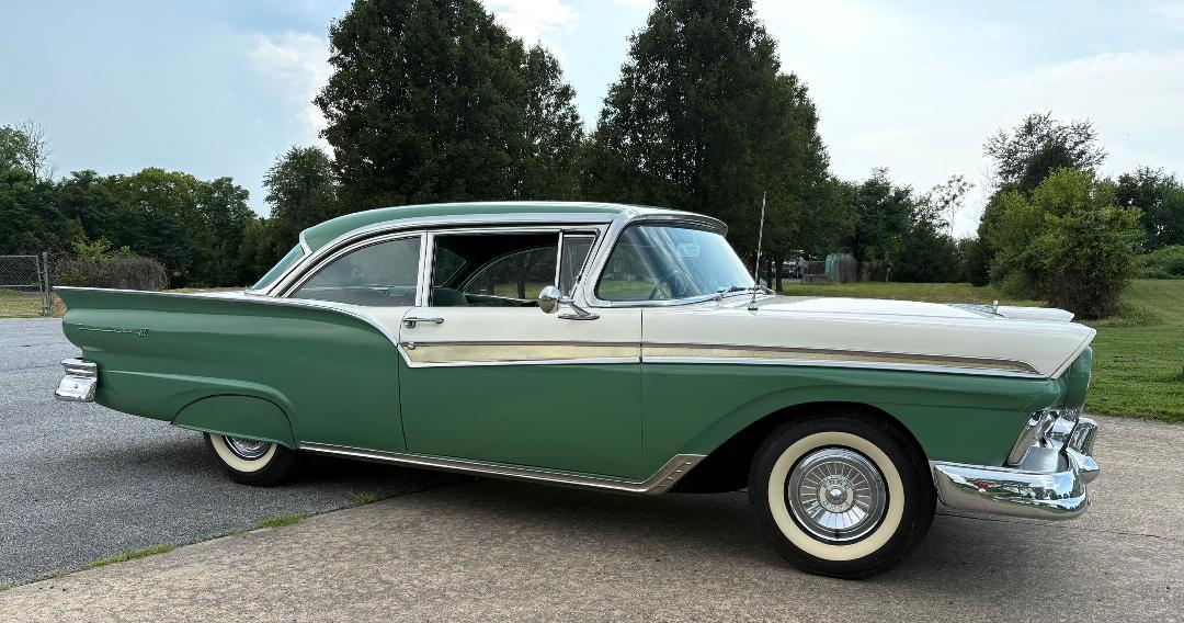 Ford Fairlane 500  1957