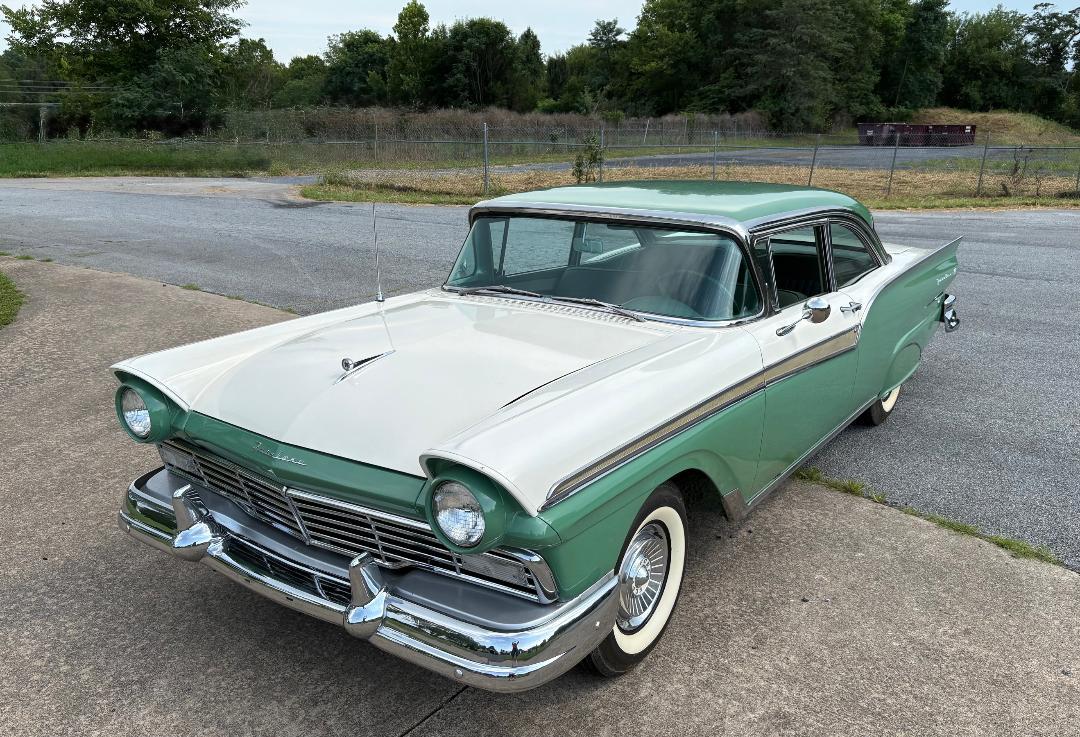 Ford Fairlane 500  1957