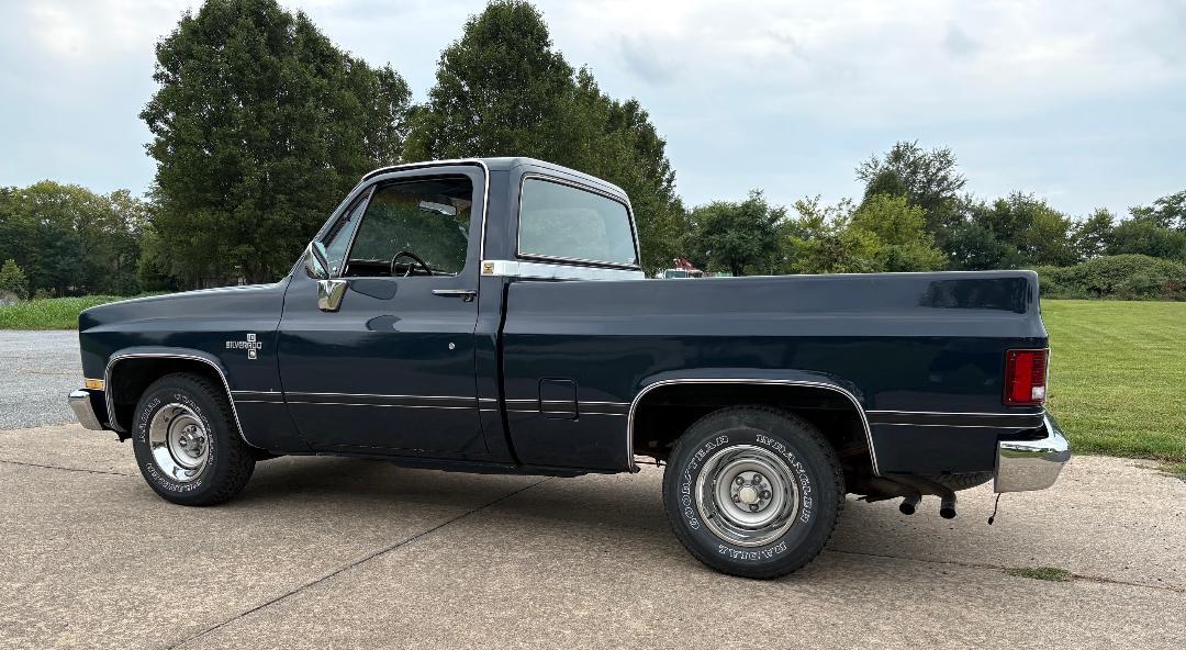 1984 Chevrolet C10 - Photo 7