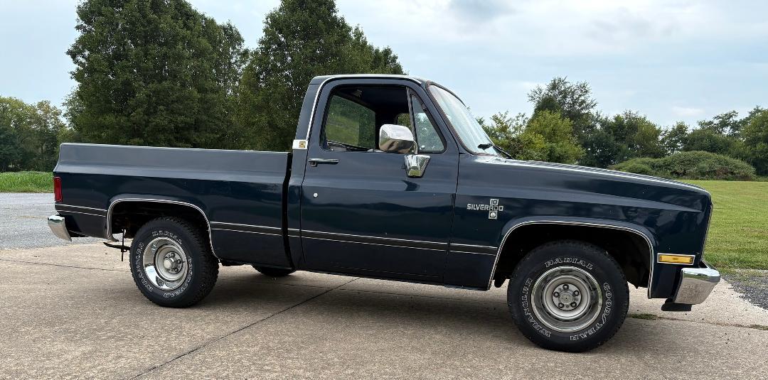 1984 Chevrolet C10 - Photo 9