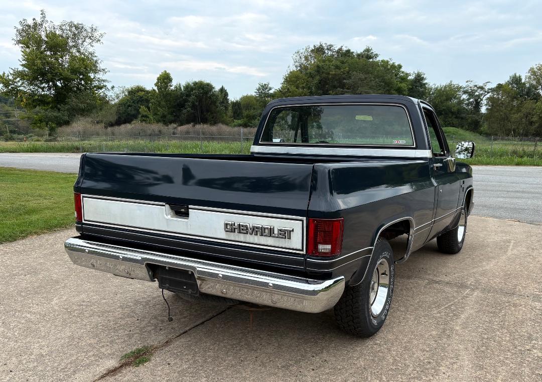 1984 Chevrolet C10 - Photo 17