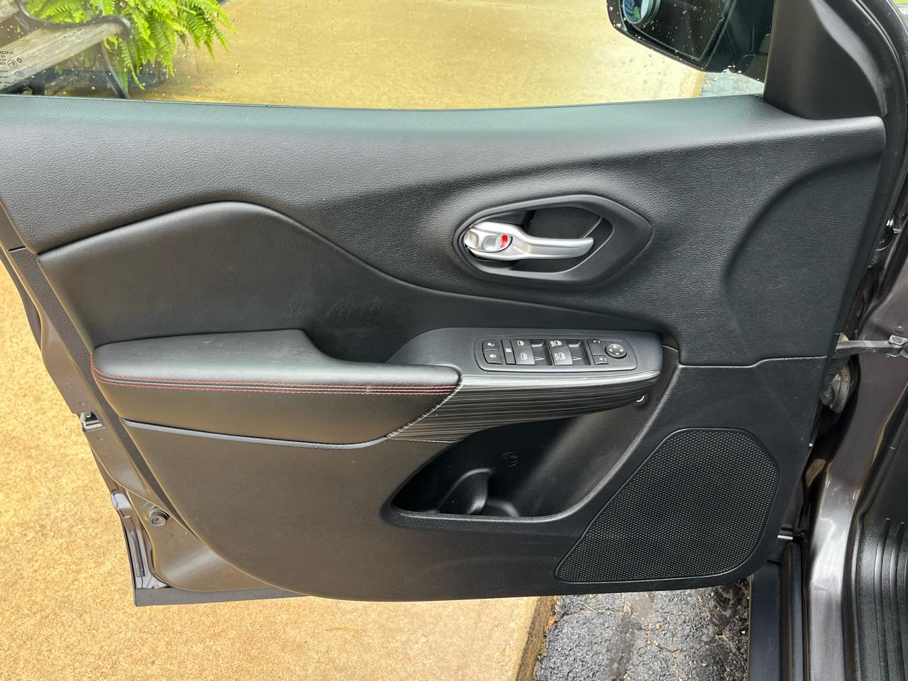 Jeep Cherokee 4WD 4dr Trailhawk 2016