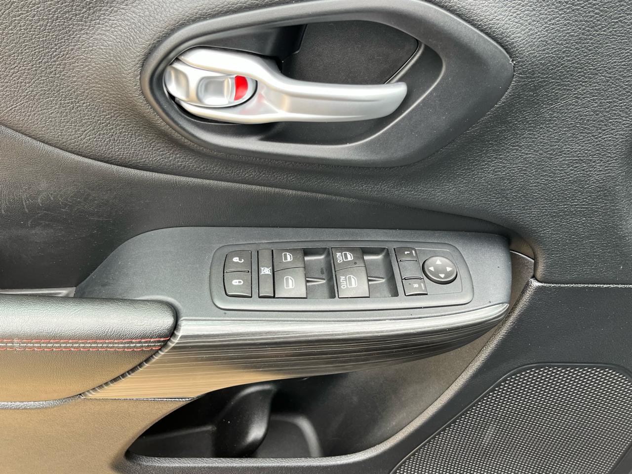 Jeep Cherokee 4WD 4dr Trailhawk 2016