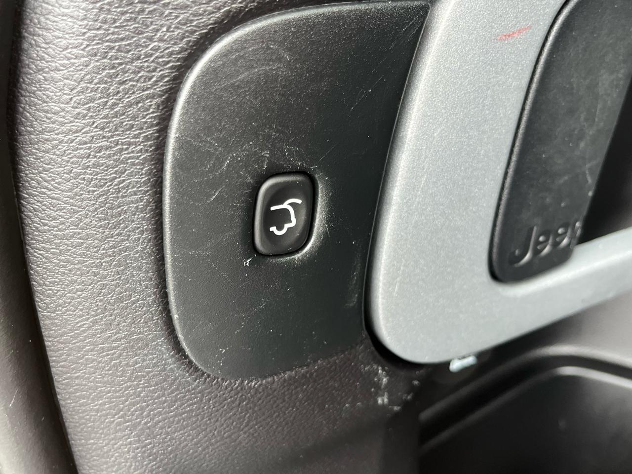 Jeep Cherokee 4WD 4dr Trailhawk 2016