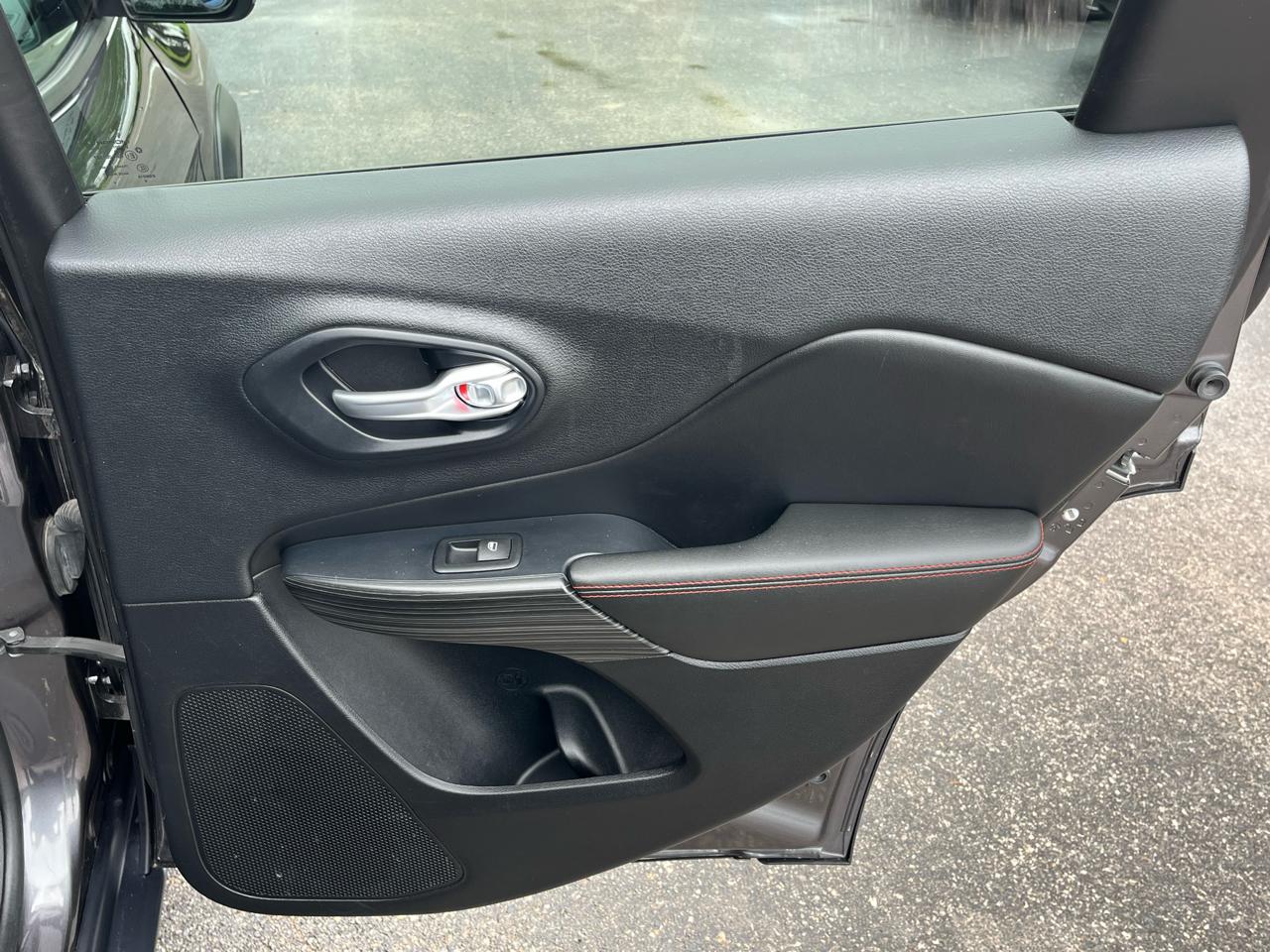 Jeep Cherokee 4WD 4dr Trailhawk 2016