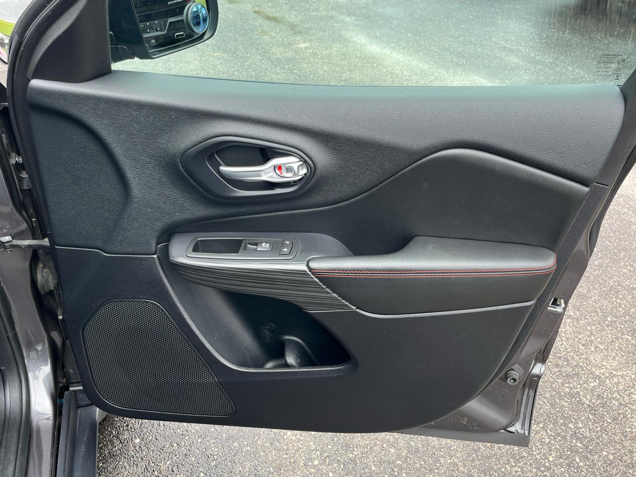 Jeep Cherokee 4WD 4dr Trailhawk 2016