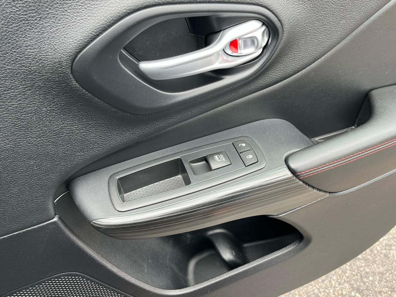 Jeep Cherokee 4WD 4dr Trailhawk 2016