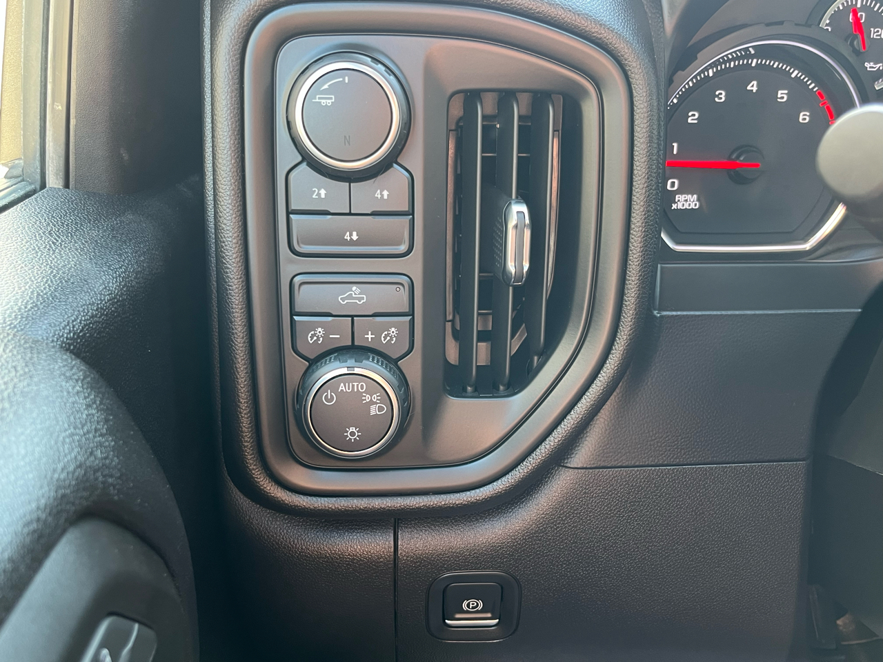 Chevrolet Silverado 2500HD 4WD Double Cab 149" Work Truck 2021