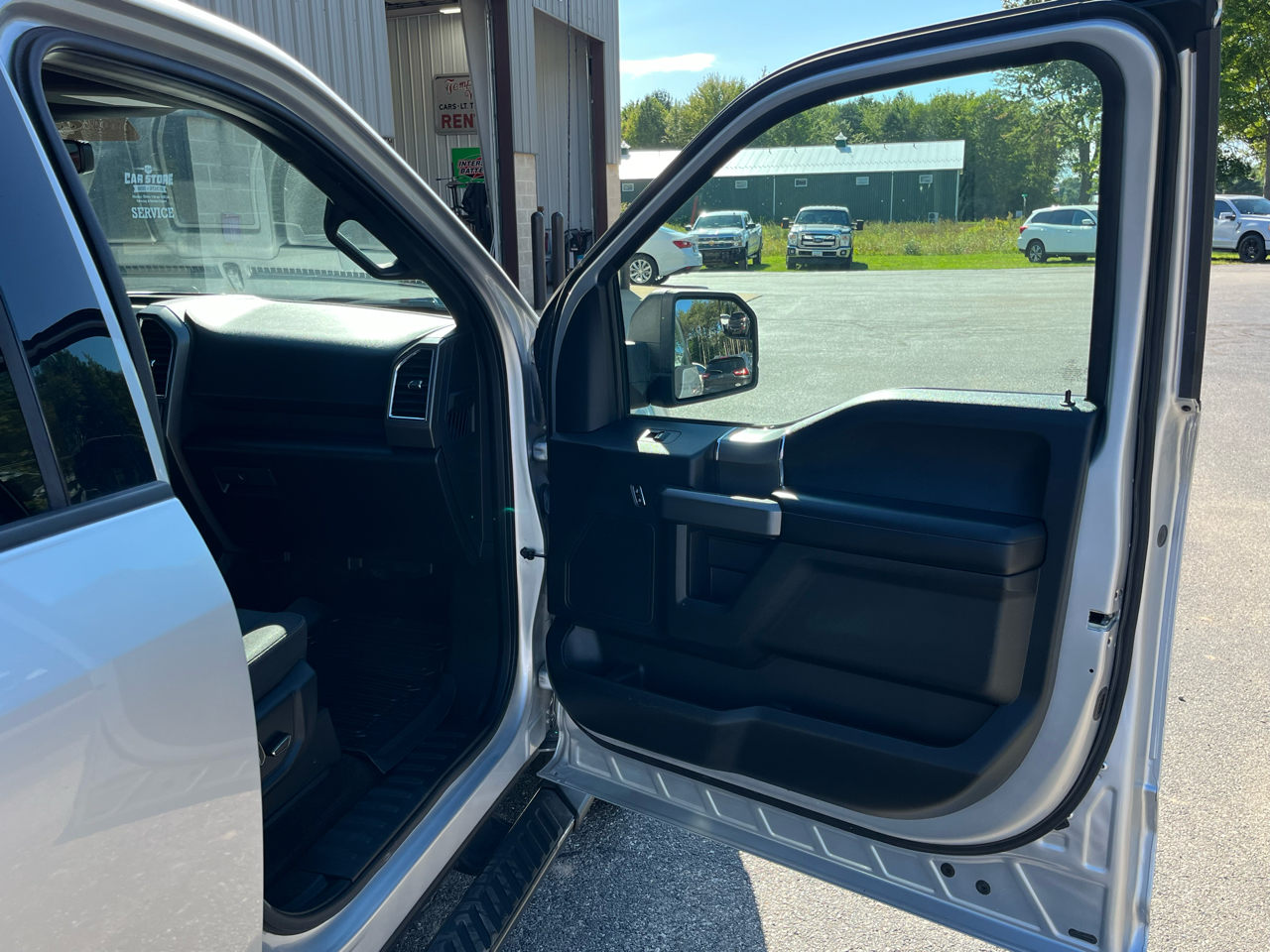 Ford F-150 XLT SuperCrew 5.5-ft. Bed 4WD 2016 Ford F-150 XLT SuperCrew 5.5-ft. Bed 4WD 2016