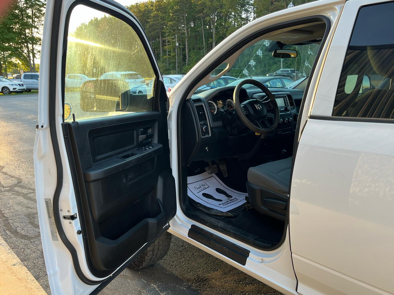 RAM 2500 Tradesman 4x4 Crew Cab 6'4" Box 2018