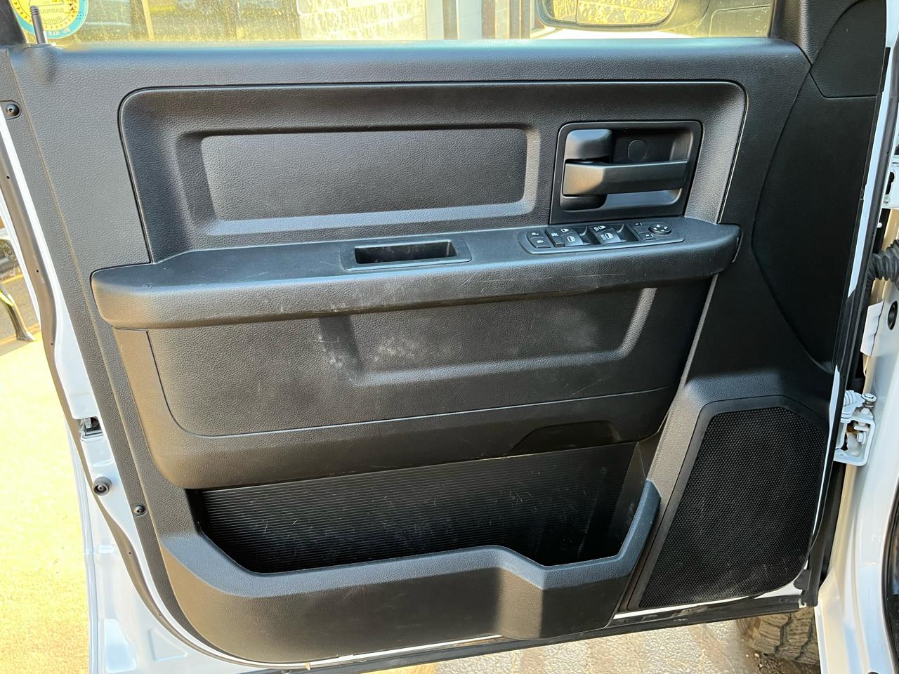 RAM 2500 Tradesman 4x4 Crew Cab 6'4" Box 2018