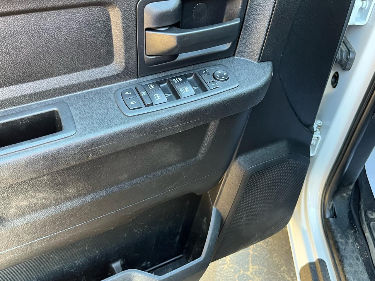 RAM 2500 Tradesman 4x4 Crew Cab 6'4" Box 2018