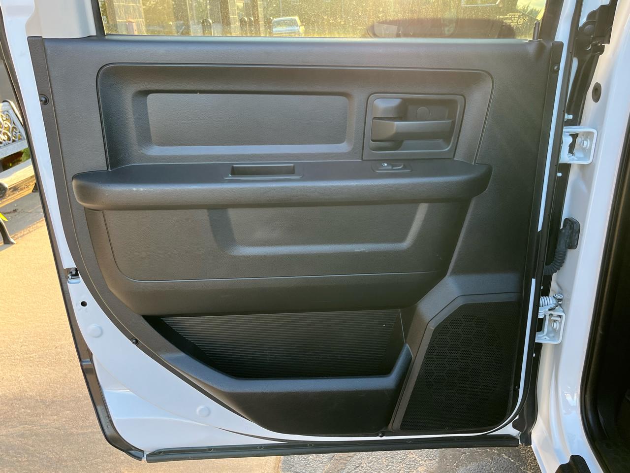 RAM 2500 Tradesman 4x4 Crew Cab 6'4" Box 2018