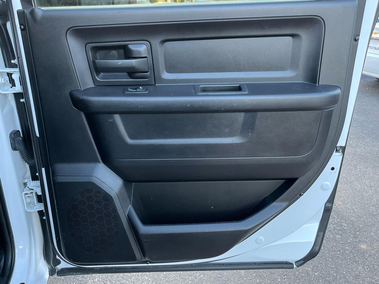 RAM 2500 Tradesman 4x4 Crew Cab 6'4" Box 2018