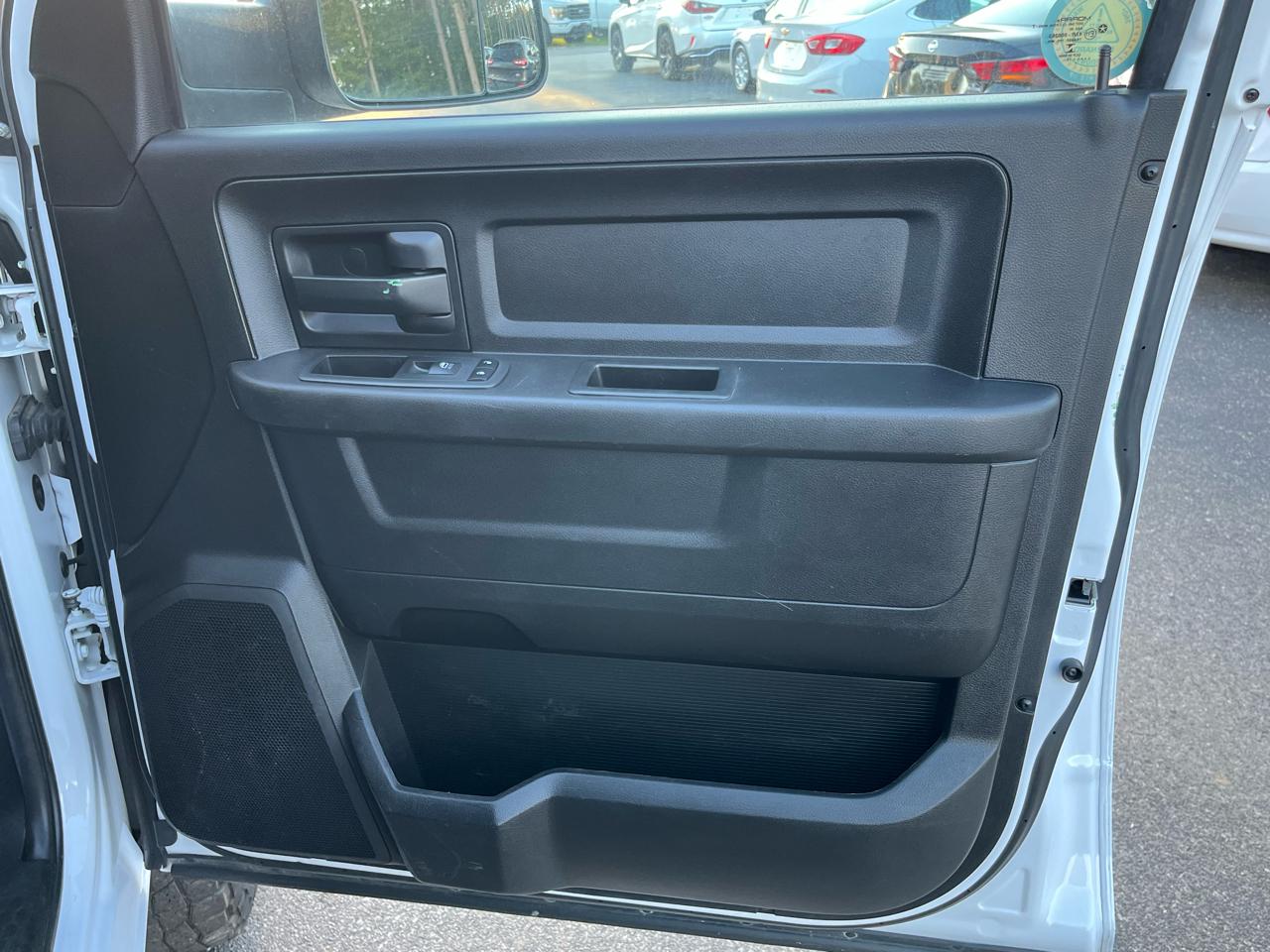 RAM 2500 Tradesman 4x4 Crew Cab 6'4" Box 2018