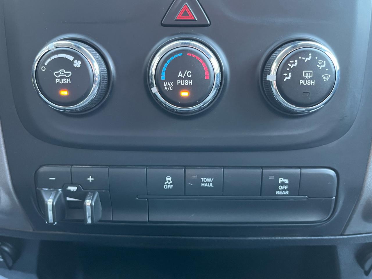 RAM 2500 Tradesman 4x4 Crew Cab 6'4" Box 2018