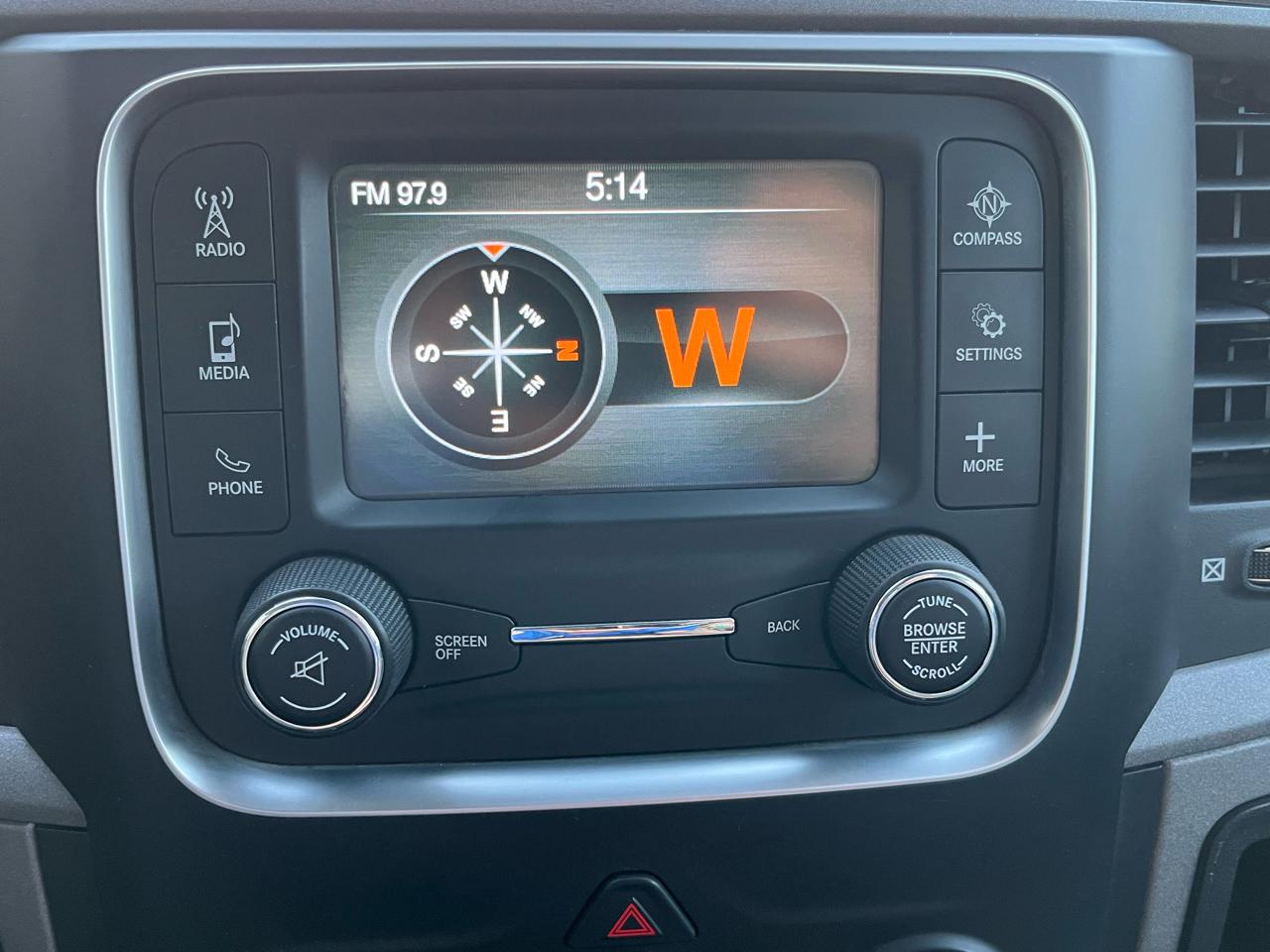 RAM 2500 Tradesman 4x4 Crew Cab 6'4" Box 2018