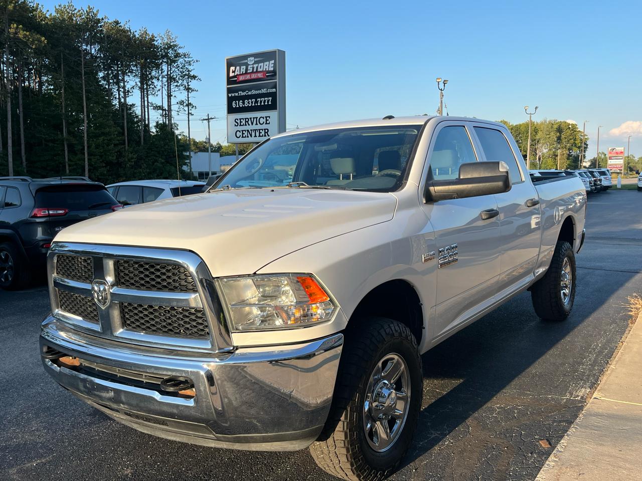 RAM 2500 Tradesman 4x4 Crew Cab 6'4" Box 2018