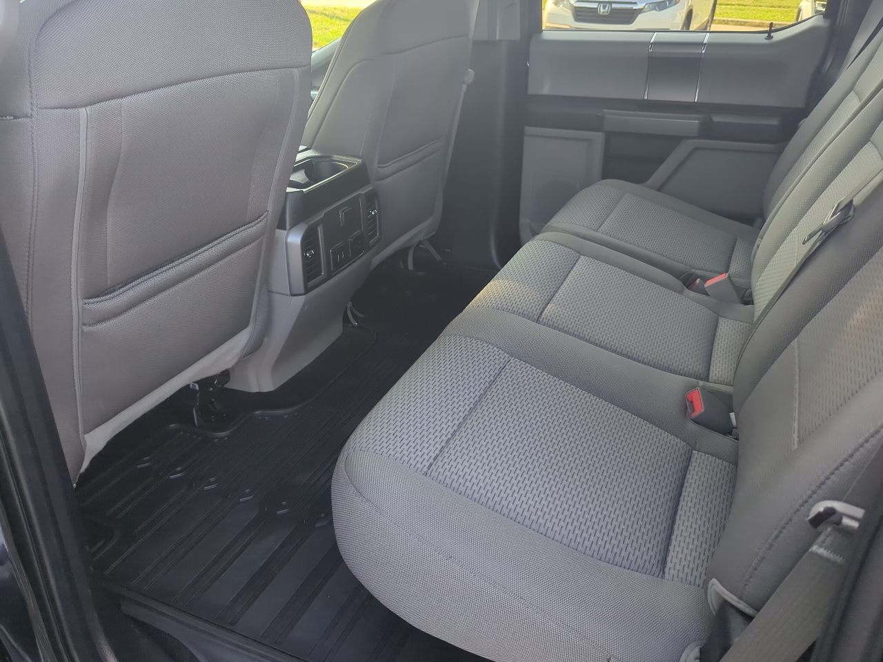 Ford F-150 XLT 4WD SuperCrew 5.5' Box 2019 Ford F-150 XLT 4WD SuperCrew 5.5' Box 2019