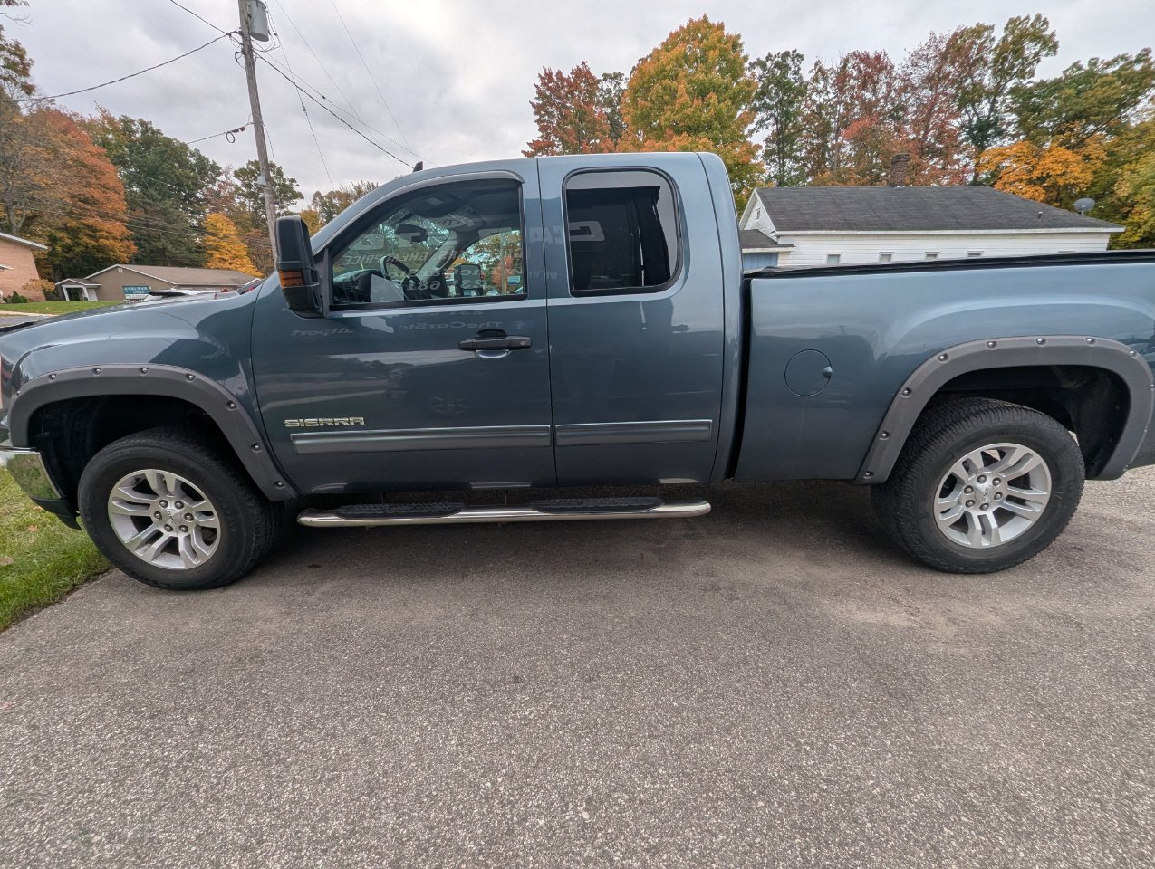 GMC Sierra 1500 4WD Ext Cab 143.5" SLE 2010 GMC Sierra 1500 4WD Ext Cab 143.5" SLE 2010