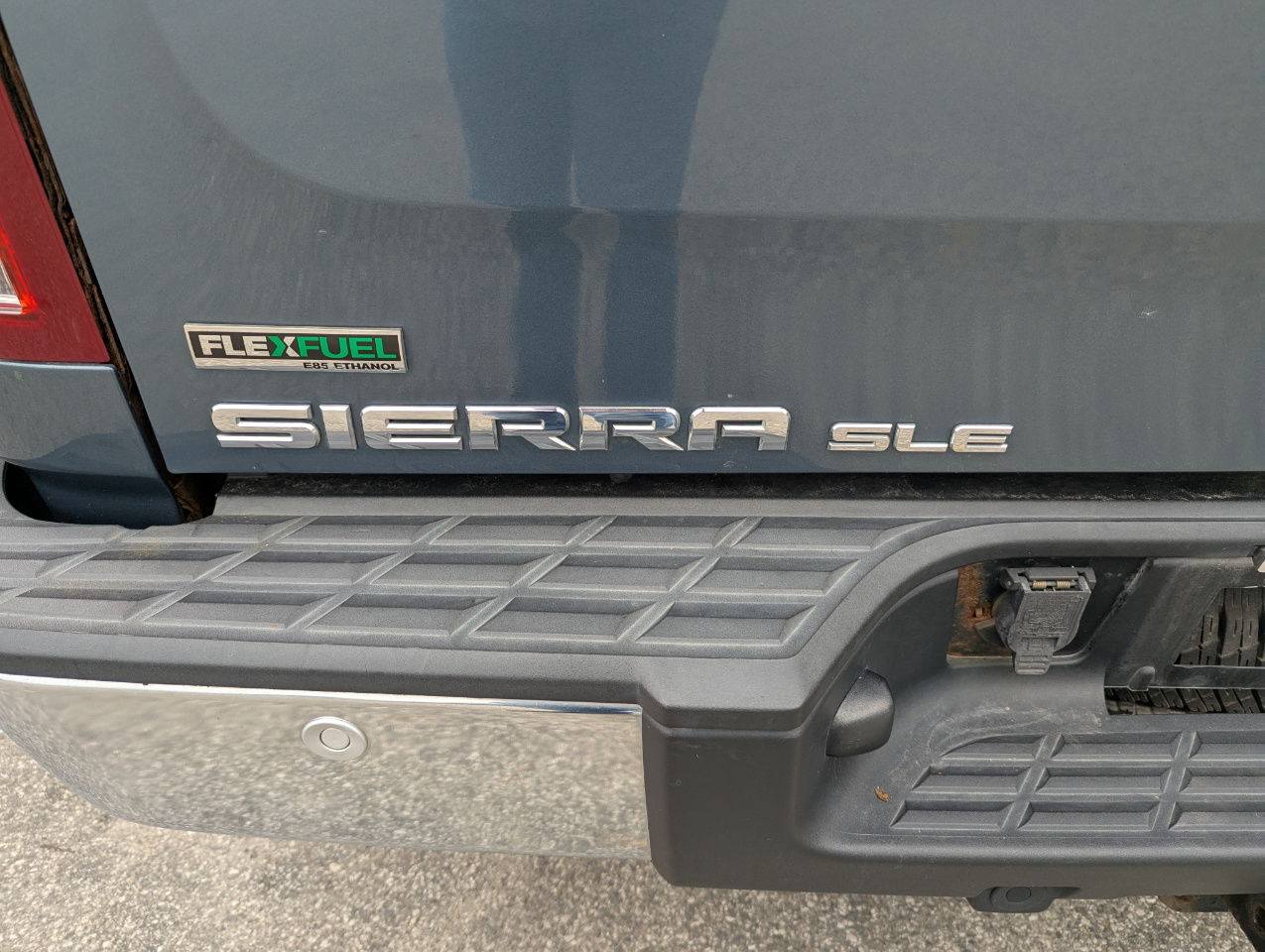 GMC Sierra 1500 4WD Ext Cab 143.5" SLE 2010 GMC Sierra 1500 4WD Ext Cab 143.5" SLE 2010