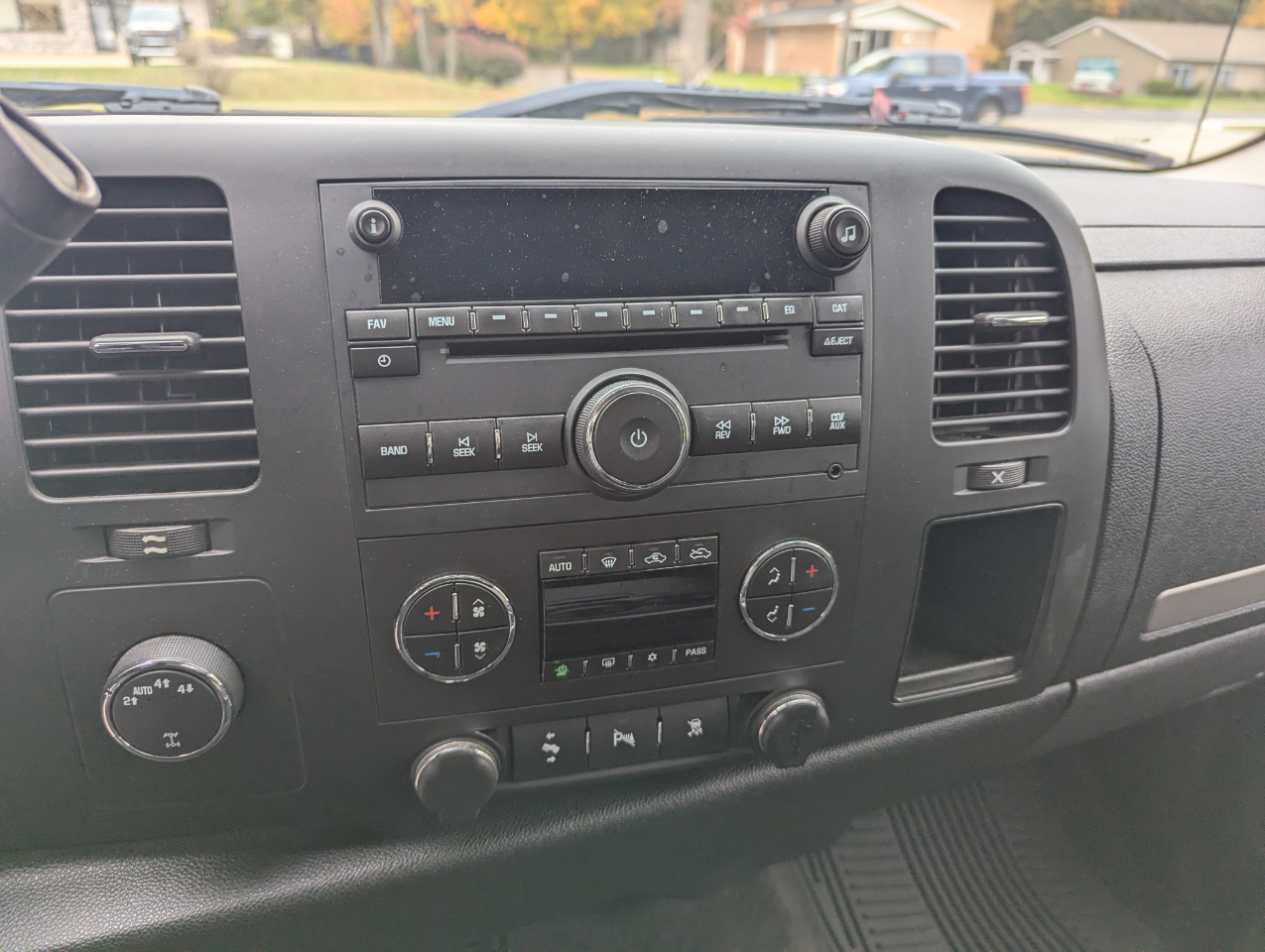 GMC Sierra 1500 4WD Ext Cab 143.5" SLE 2010 GMC Sierra 1500 4WD Ext Cab 143.5" SLE 2010