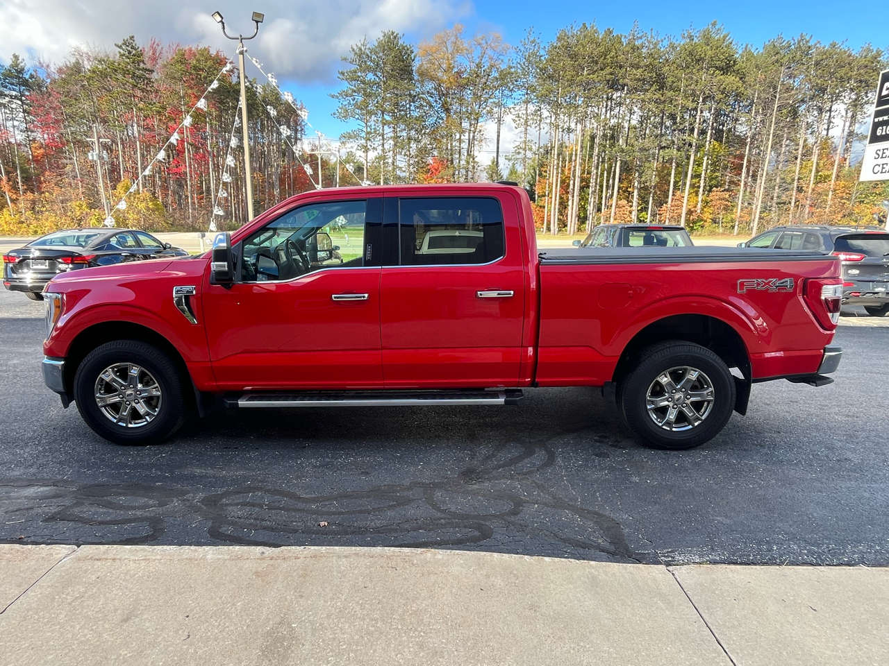 Ford F-150 Lariat SuperCab 6.5-ft. Bed 4WD 2022 Ford F-150 Lariat SuperCab 6.5-ft. Bed 4WD 2022