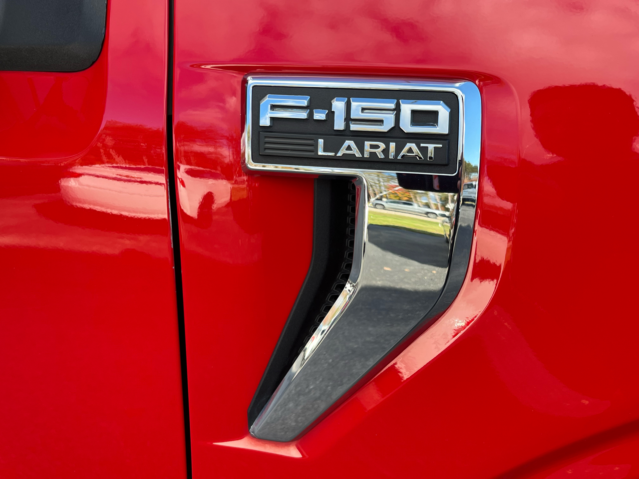 Ford F-150 Lariat SuperCab 6.5-ft. Bed 4WD 2022 Ford F-150 Lariat SuperCab 6.5-ft. Bed 4WD 2022